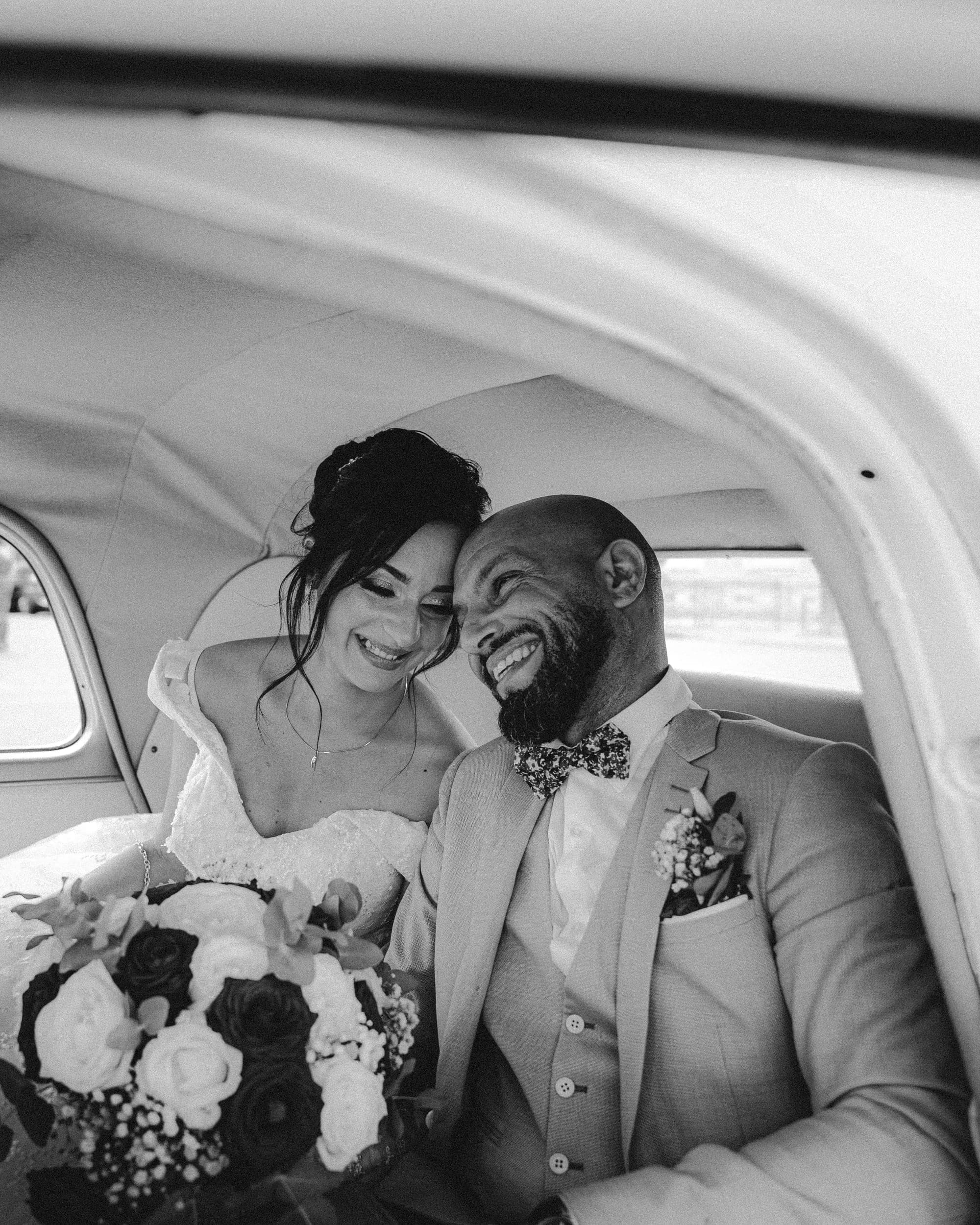 Photographe de mariage en action lors d'un mariage en Provence