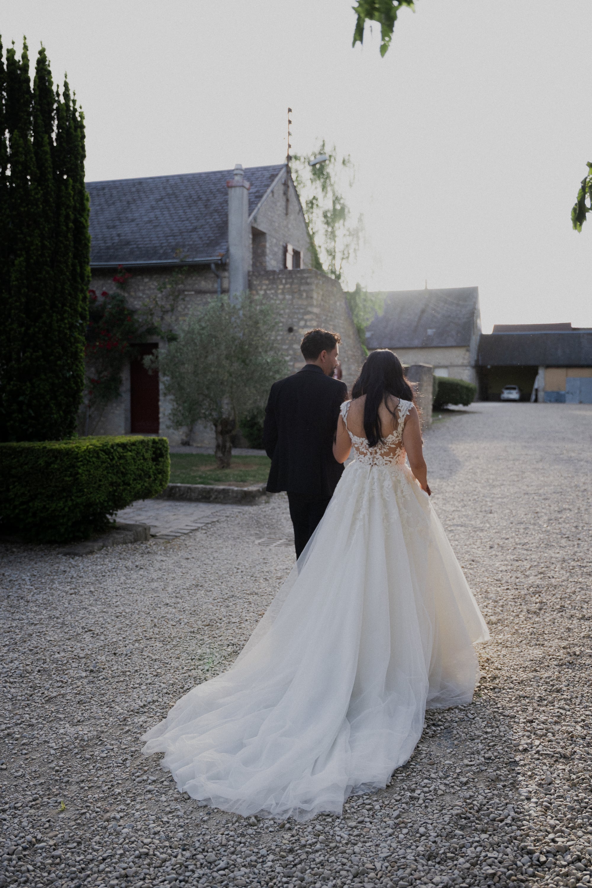 Mariage multiculturel dans un domaine du Sud de la France, portrait des mariés